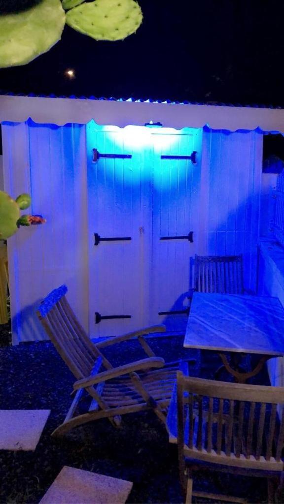 Le Sable Bleu - Evasion Tropicale A Sainte-Anne - Plage 5Min - Piscine - Parking - Logement Climatise - Vue Sur Les Palmiers - Parfait Pour Sejours En Famille Ou Entre Amis Exterior photo